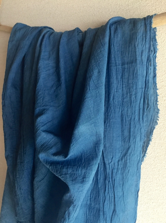 藍染 綿麻混合スカーフ be blue 2 2枚目の画像