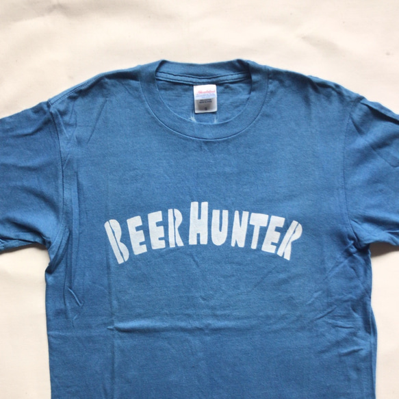 送料無料 ビール好きに! 藍染好きに! BEER HUNTER!!藍染メッセージTシャツ 2枚目の画像