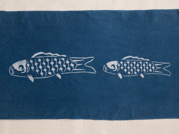 送料無料　藍染手ぬぐい 親子の鯉のぼり 2枚目の画像