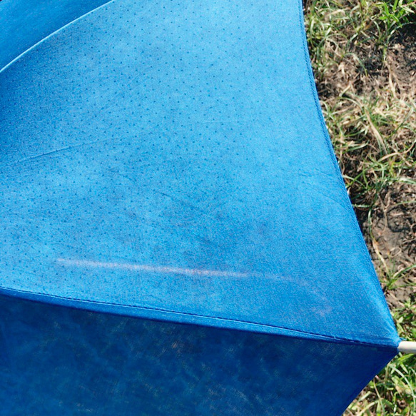 ＜少量再生産＞ ぼんやり青い日傘 blur　藍染 6枚目の画像
