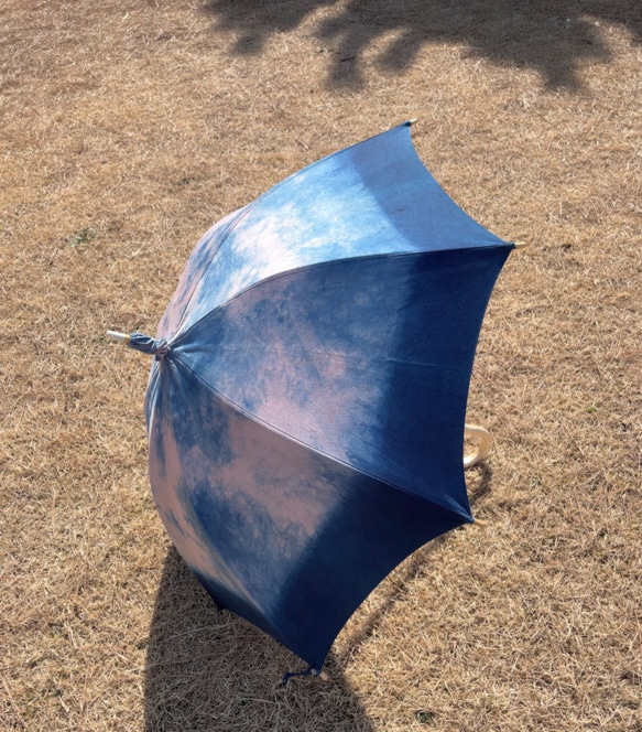 送料無料  藍染+泥染（紫陽花色） 日傘 " カミーユ "  絞り染め 7枚目の画像