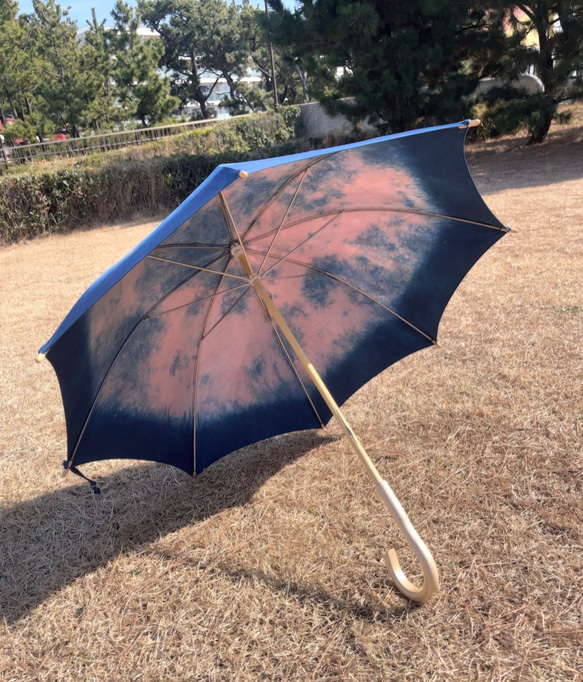 送料無料  藍染+泥染（紫陽花色） 日傘 " カミーユ "  絞り染め 8枚目の画像
