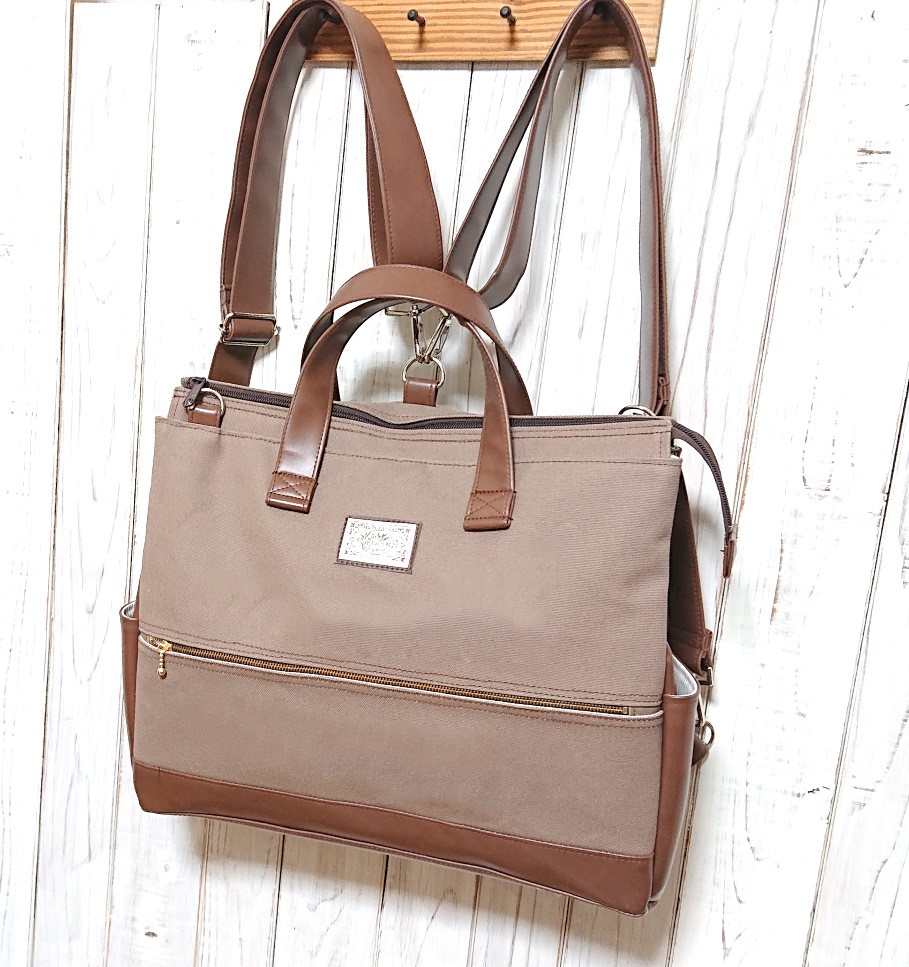 4wayのマッドブラウン帆布と焦げ茶合皮の四角いリュック＋バック（大）（横型）帆布や合皮の色変更可（受注製作)