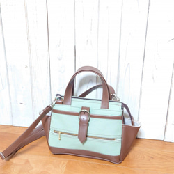 スモーキーセラドン帆布と焦げ茶の合皮のショルダーバッグ（小