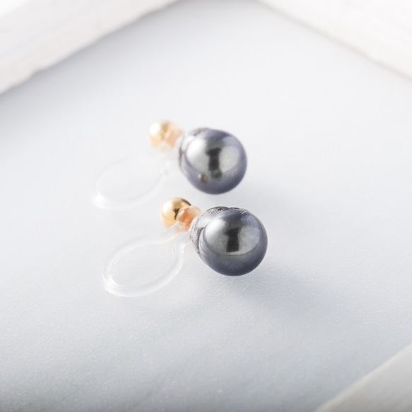 黒染淡水パールのシンプルひとつぶイヤリング(ノンホールピアス)～5.5mm珠 3枚目の画像