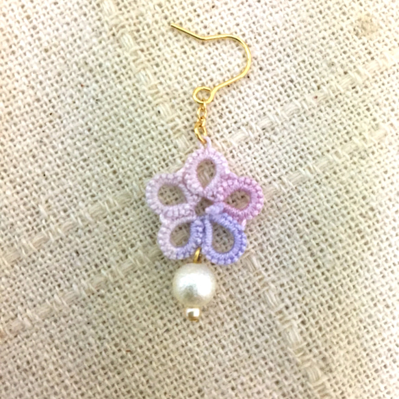 【タティングレース】紫のお花ピアス 2枚目の画像