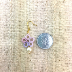 【タティングレース】紫のお花ピアス 3枚目の画像