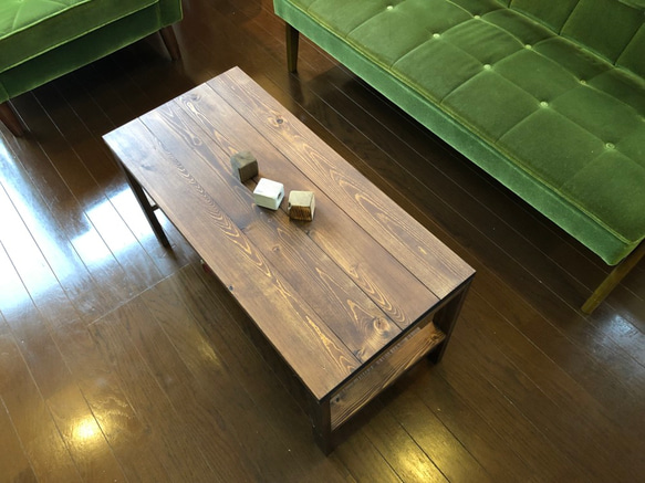 シンプル カクカク ローテーブル・カフェテーブル・ブライワックス仕上げ・棚付 1枚目の画像