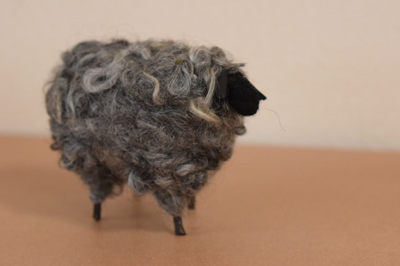 羊毛フェルト　ひつじ　オブジェ　飾り　羊 2枚目の画像