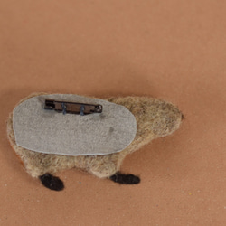 羊毛フェルト　カピバラ　ブローチ　アニマル 4枚目の画像