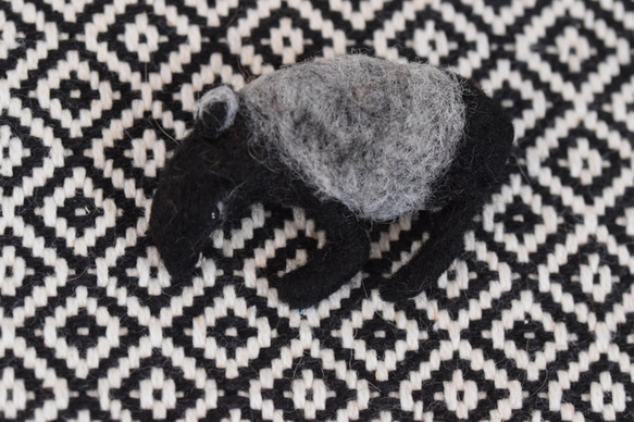 マレーバク　羊毛フェルト　ブローチ　アニマル 3枚目の画像