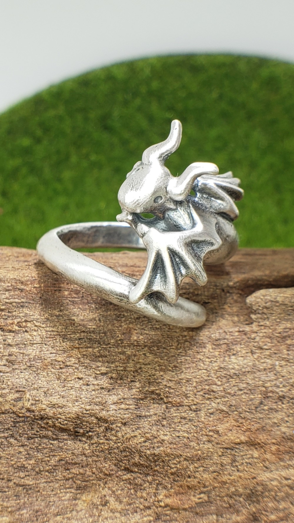 ゆるいドラゴンのリング