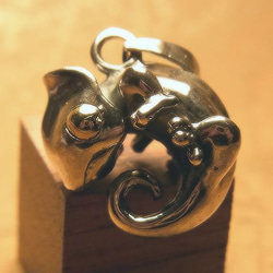 なまずの紳士ペンダント シルバーアクセサリー×K18（ピンク