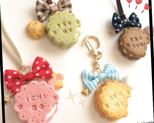 新品未使用⭐️Q-pot. テディベアメイプルクッキーキーホルダー　アーモンド Teddy Bear Cookie 』ネックレス&キーホルダーが6月18日(金)一般