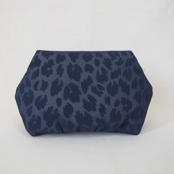 LEOPARD CLUTCH POUCH / navy【 受注生産 】 2枚目の画像