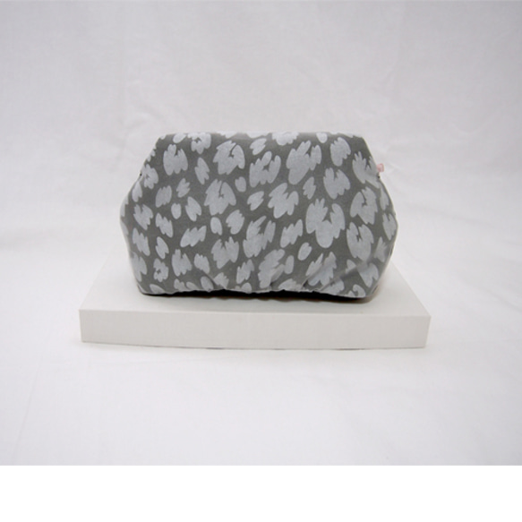 【 outlet price 30% off 】 LEOPARD CLUTCH POUCH / khaki 5枚目の画像