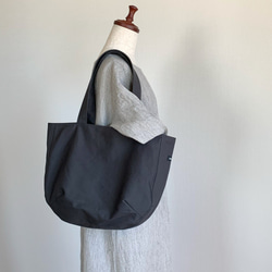 【20％OFFセール】毎日のバッグL（チャコール） 1枚目の画像