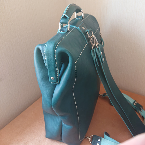 手縫い　レザーバックパック シュリンクレザー ダブルジッパー バックパック 牛本革リュック