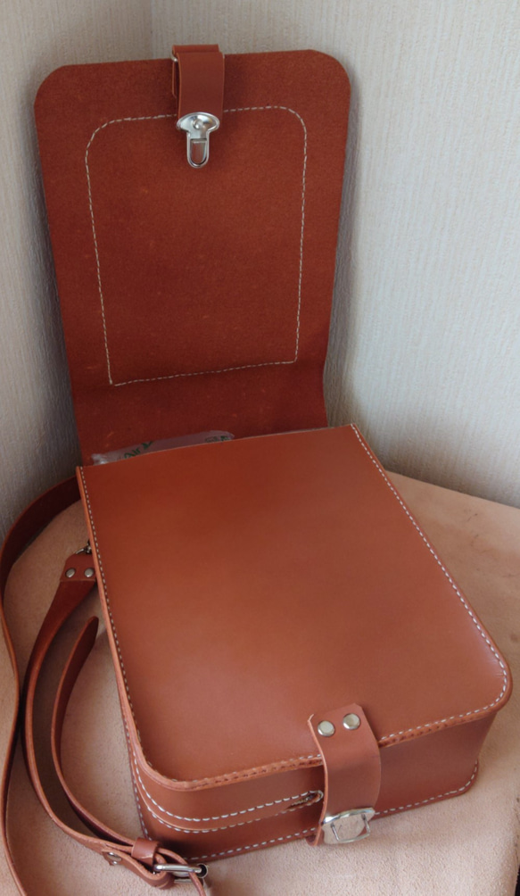 本革手縫い ショルダーバッグ(フラップポケット茶) 4枚目の画像