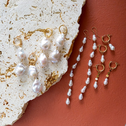 送料無料14kgf Freshwater Pearls petal hoop earrings / pierced ea 5枚目の画像
