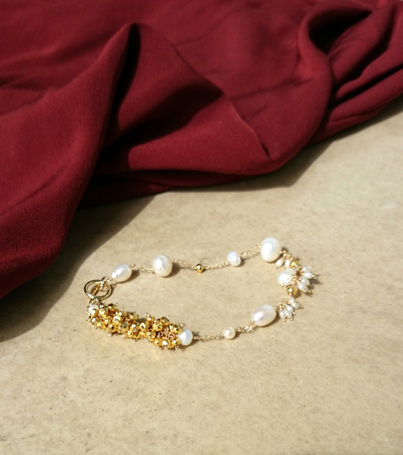 雑誌掲載【装苑】12月号 pearl × gold pyrite lady station bracelet 1枚目の画像
