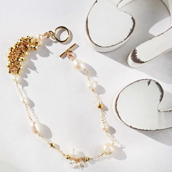 雑誌掲載【装苑】12月号 pearl × gold pyrite lady station bracelet 3枚目の画像