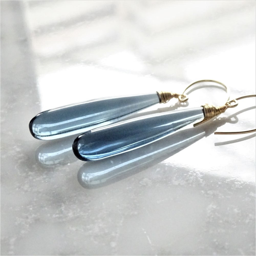 送料無料14kgf Quartz drop pierced earrings DARK BLUE