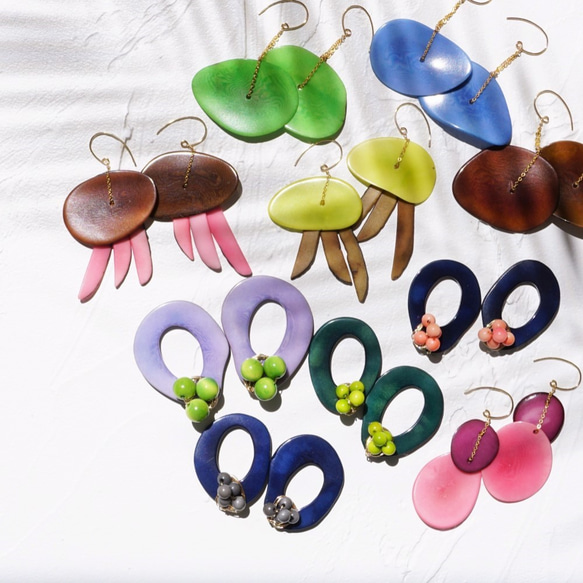 送料無料14kgf Yellow x Pur Tagua Nuts pierced earring タグア 6枚目の画像