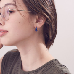 即納/送料無料 天然色Lapis lazuli*gold bi-color wraped earring / 3枚目の画像