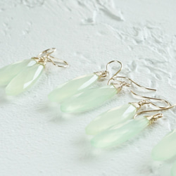 免運費14kgf*Light Green Chalcedony pierced earring / 可変耳夾 第1張的照片