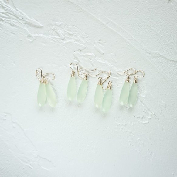 送料無料14kgf*Light Green Chalcedony pierced earring / earring 5枚目の画像