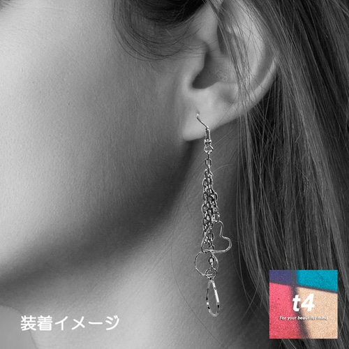 秋見～っけ。めぐみのゴールド、左右モチーフ形状違い（ピアス 