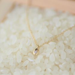 k18製 輝く金のお米 一粒ペンダントネックレス ネックレス・ペンダント