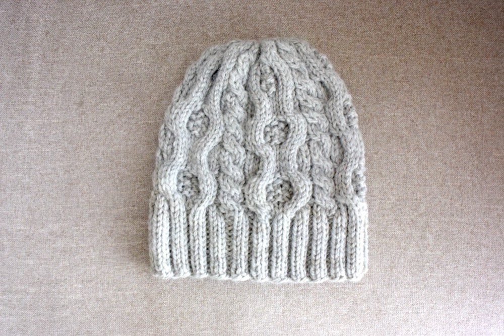アルパカ混 ハニカムとケーブル模様のニット帽 ライトグレー ニット帽