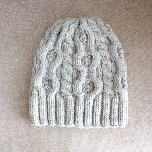 アルパカ混 ハニカムとケーブル模様のニット帽 ライトグレー ニット帽