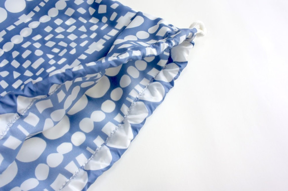 北欧風ドット模様のナイロン巾着シューズケース 着替え袋 ブルーグレー 6枚目の画像