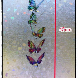 【送料込み】蝶々のステンドグラス風レインボーサンキャッチャー 2枚目の画像
