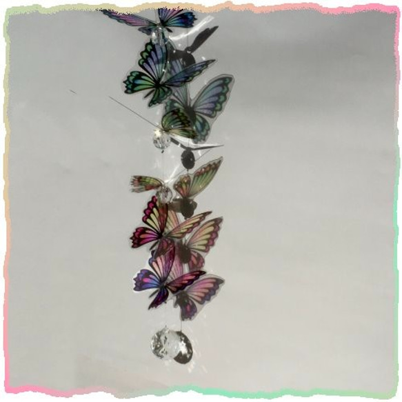 【送料込み】蝶々のステンドグラス風レインボーサンキャッチャー 5枚目の画像