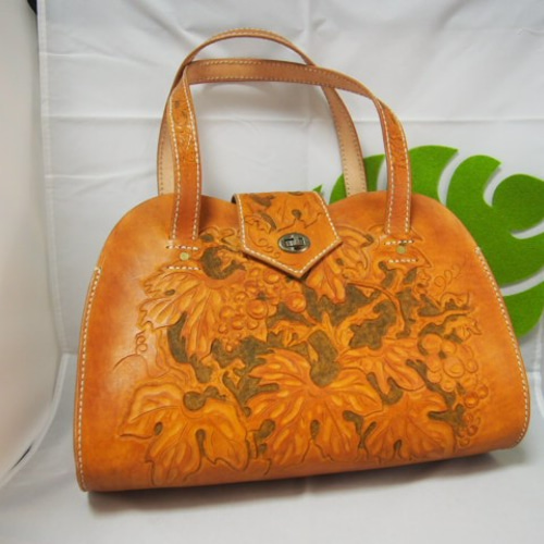 トートバッグ ぶどう柄の革カービング トートバッグ 『オッカン』 通販