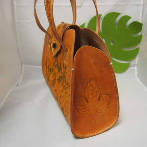 トートバッグ ぶどう柄の革カービング トートバッグ 『オッカン』 通販