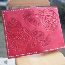 赤い革の名刺カード入れ　バラカービング 3枚目の画像
