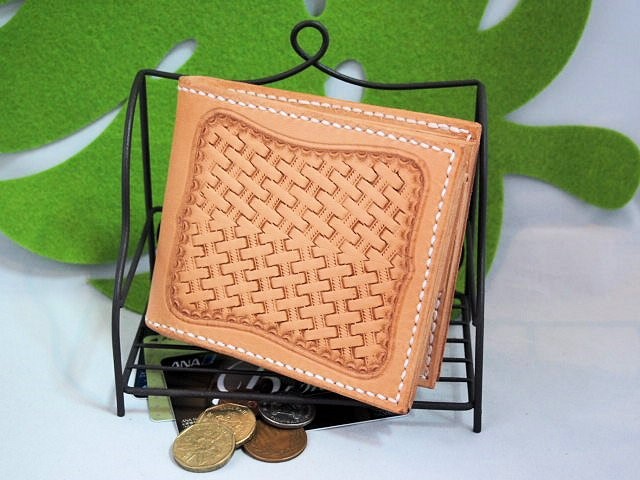 バケット柄のショート革財布