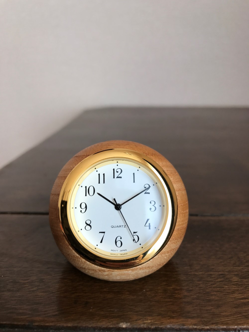 ケヤキのボール時計