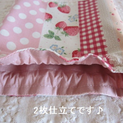 【SALE！】 23×18㎝ 苺や水玉とドットの巾着袋　給食袋　レース付き　入園入学 3枚目の画像