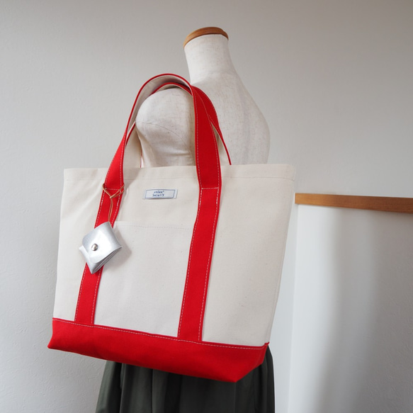 ハンドメイド　ヴィンテージ帆布トートバッグ‎✼✼٭٭‎‎snow٭‎٭‎✼✼様 帆布トートバッグ✽ファスナー付(生成×赤) トートバッグ Snow+Y