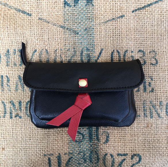 赤い革リボンが可愛い本革の長財布/ブラックの革財布/2sou-ブラックrobin-red 2枚目の画像