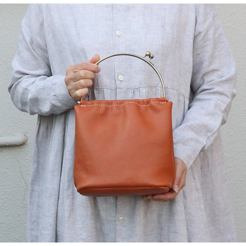 がま口持ち手が可愛い本革のカバン/gamabag-camel その他バッグ ベコ