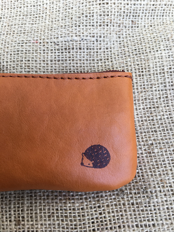 ハリネズミの革小銭入れ/カードケース/レザーコイン 2枚目の画像