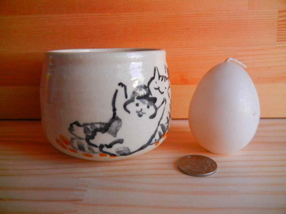 まあるい猫の絵フリーカップ:三匹の喜笑愛楽 5枚目の画像