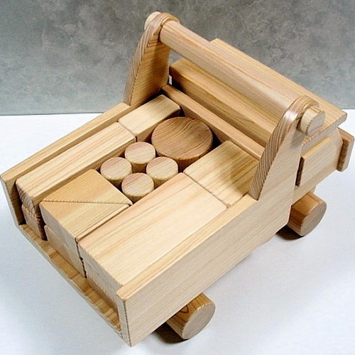 木製 ダンプカー おもちゃ 置物 木 ねじ 玩具 - メルカリ